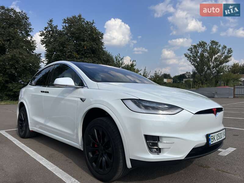 Позашляховик / Кросовер Tesla Model X 2020 в Рівному
