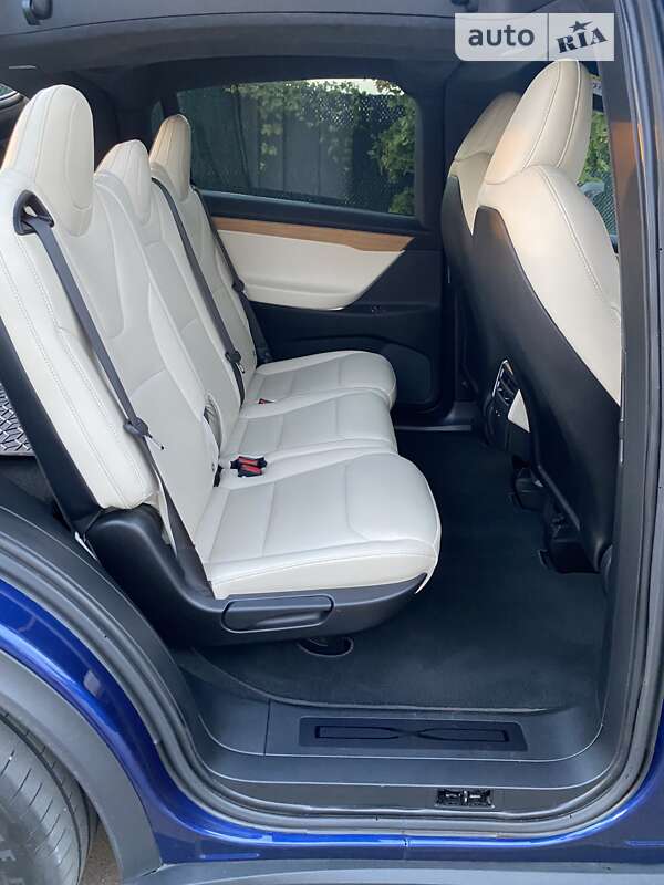 Позашляховик / Кросовер Tesla Model X 2019 в Києві