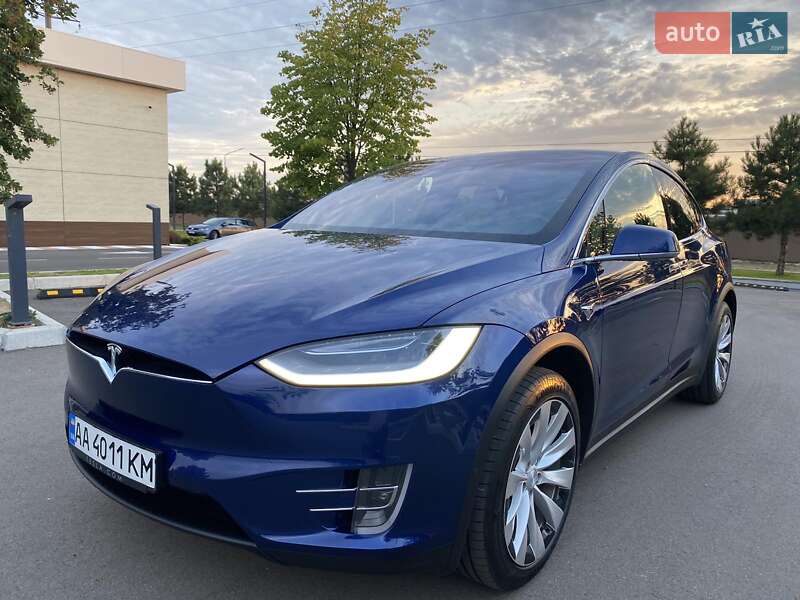Внедорожник / Кроссовер Tesla Model X 2019 в Киеве