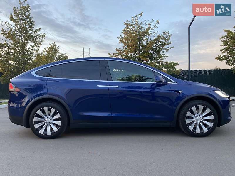 Внедорожник / Кроссовер Tesla Model X 2019 в Киеве