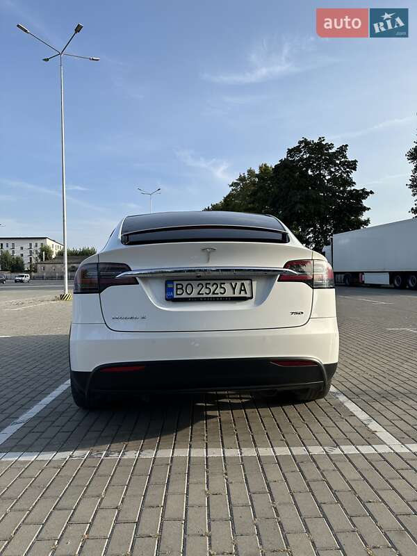 Позашляховик / Кросовер Tesla Model X 2018 в Тернополі