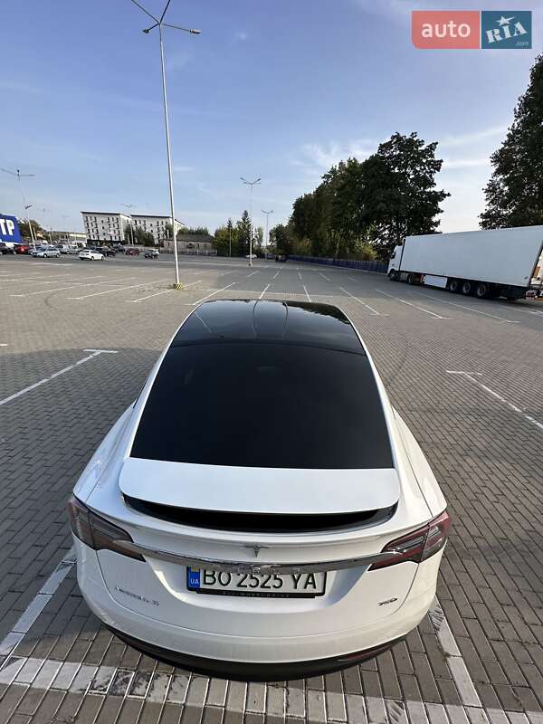Позашляховик / Кросовер Tesla Model X 2018 в Тернополі