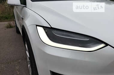 Позашляховик / Кросовер Tesla Model X 2017 в Луцьку