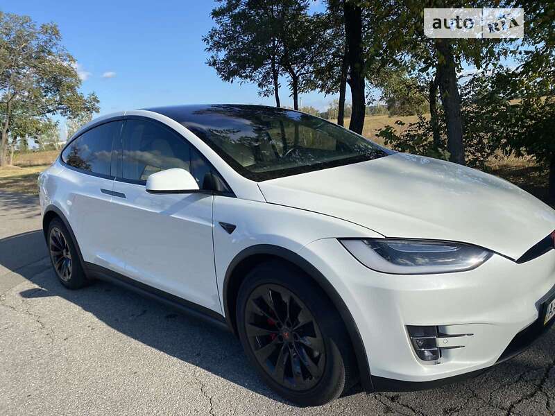 Позашляховик / Кросовер Tesla Model X 2018 в Києві