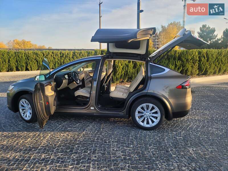 Внедорожник / Кроссовер Tesla Model X 2016 в Днепре