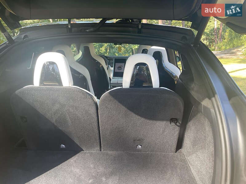 Позашляховик / Кросовер Tesla Model X 2017 в Києві