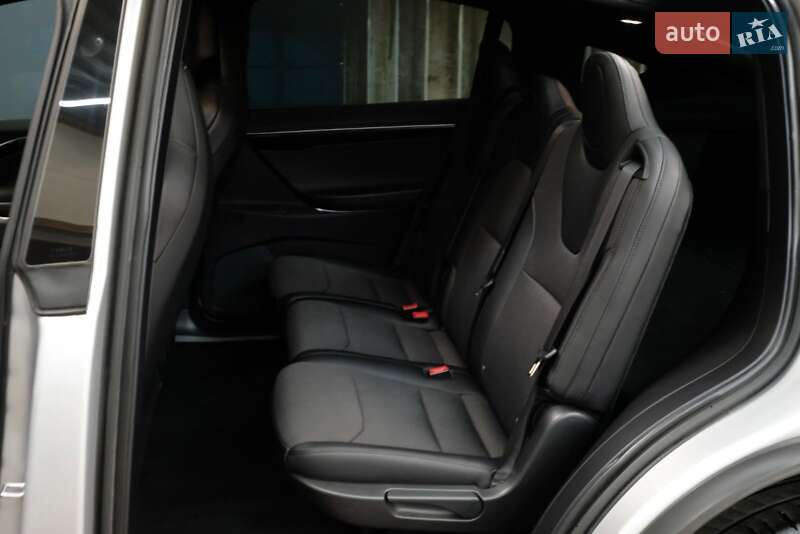 Позашляховик / Кросовер Tesla Model X 2018 в Вінниці