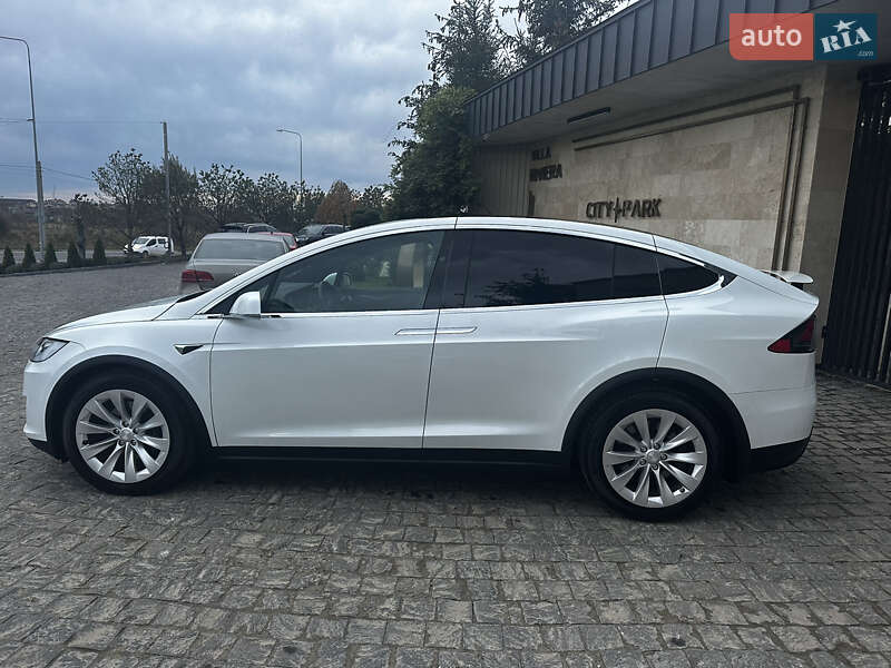 Позашляховик / Кросовер Tesla Model X 2018 в Львові