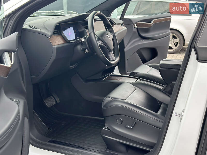 Позашляховик / Кросовер Tesla Model X 2018 в Львові