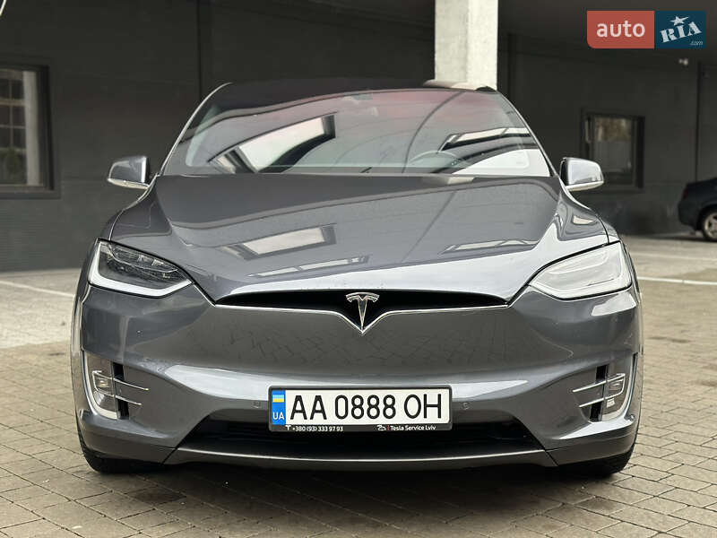 Позашляховик / Кросовер Tesla Model X 2016 в Львові