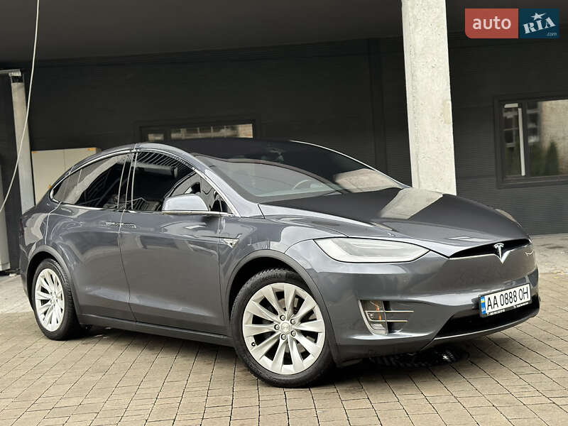Позашляховик / Кросовер Tesla Model X 2016 в Львові