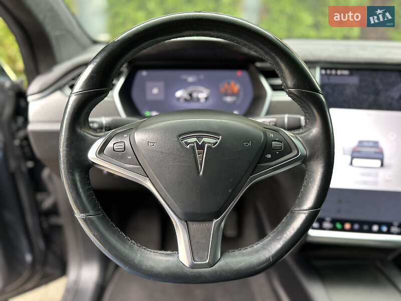 Позашляховик / Кросовер Tesla Model X 2016 в Львові