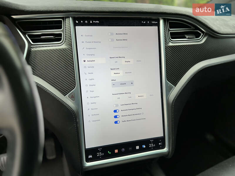 Позашляховик / Кросовер Tesla Model X 2016 в Львові