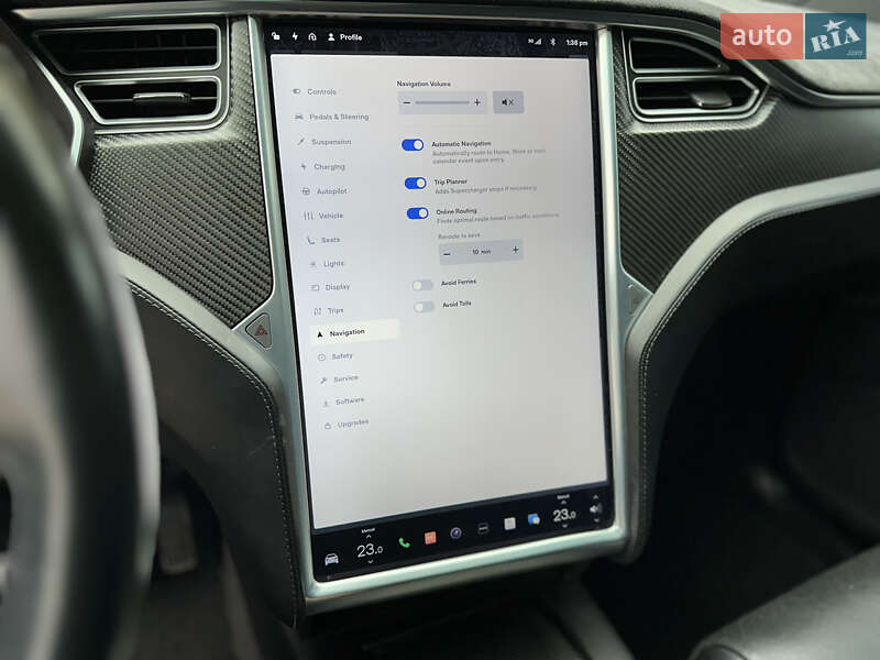 Позашляховик / Кросовер Tesla Model X 2016 в Львові