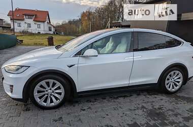 Позашляховик / Кросовер Tesla Model X 2017 в Львові