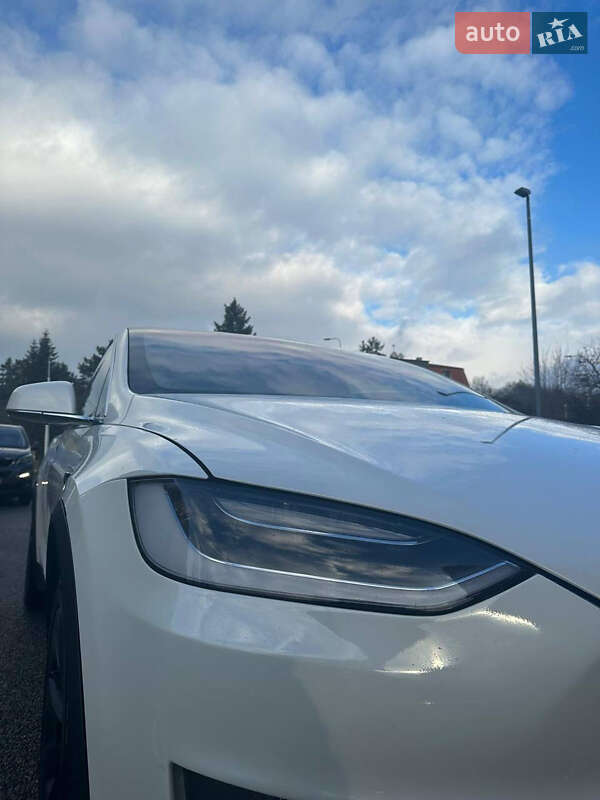 Позашляховик / Кросовер Tesla Model X 2019 в Києві