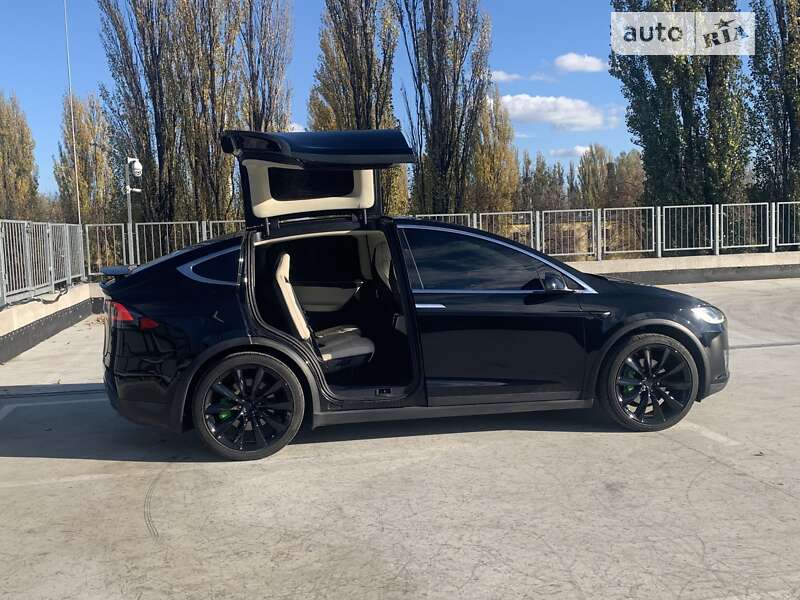 Позашляховик / Кросовер Tesla Model X 2018 в Києві