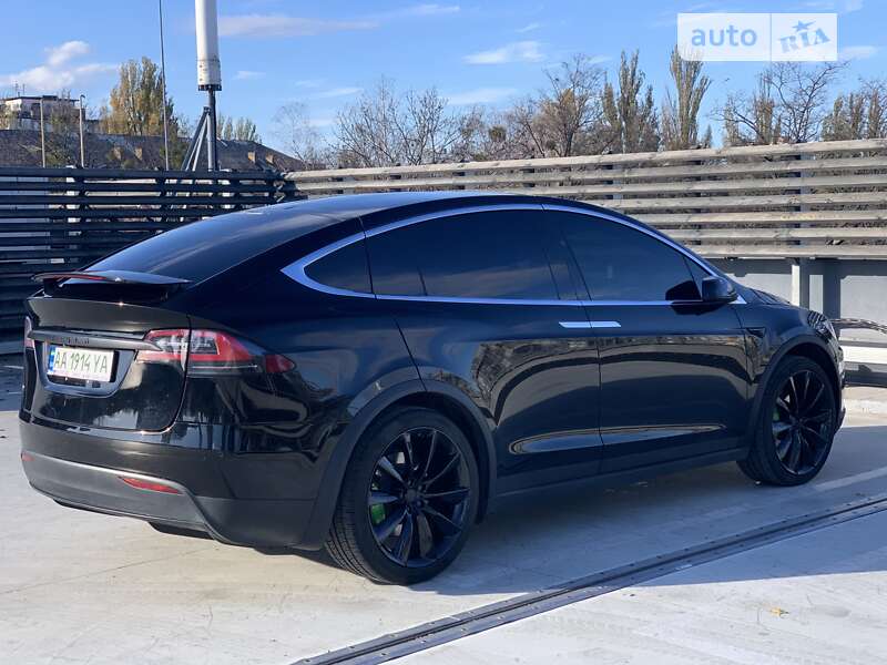 Позашляховик / Кросовер Tesla Model X 2018 в Києві