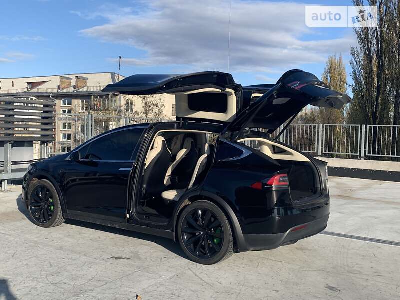 Позашляховик / Кросовер Tesla Model X 2018 в Києві