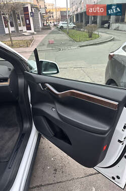 Внедорожник / Кроссовер Tesla Model X 2020 в 