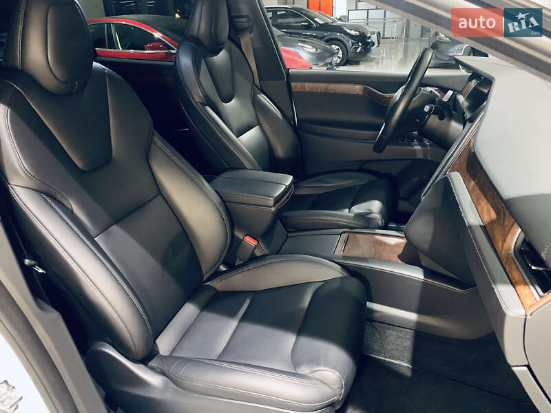 Позашляховик / Кросовер Tesla Model X 2020 в Києві