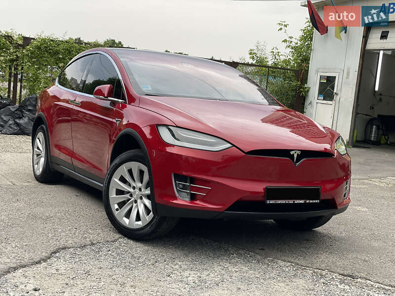Позашляховик / Кросовер Tesla Model X 2017 в Львові
