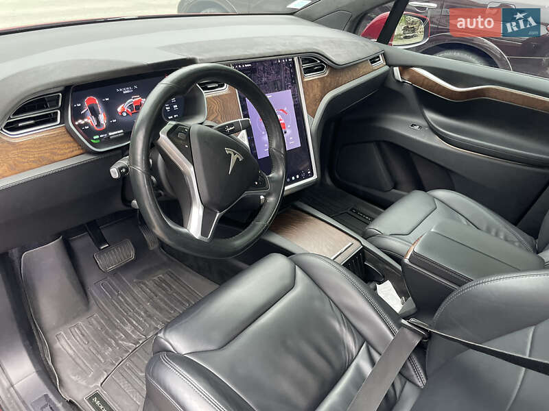 Позашляховик / Кросовер Tesla Model X 2017 в Львові