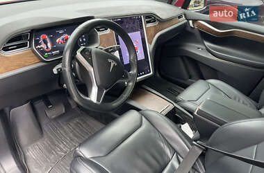 Позашляховик / Кросовер Tesla Model X 2017 в 
