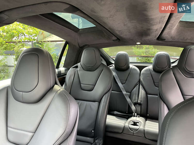 Позашляховик / Кросовер Tesla Model X 2017 в Львові