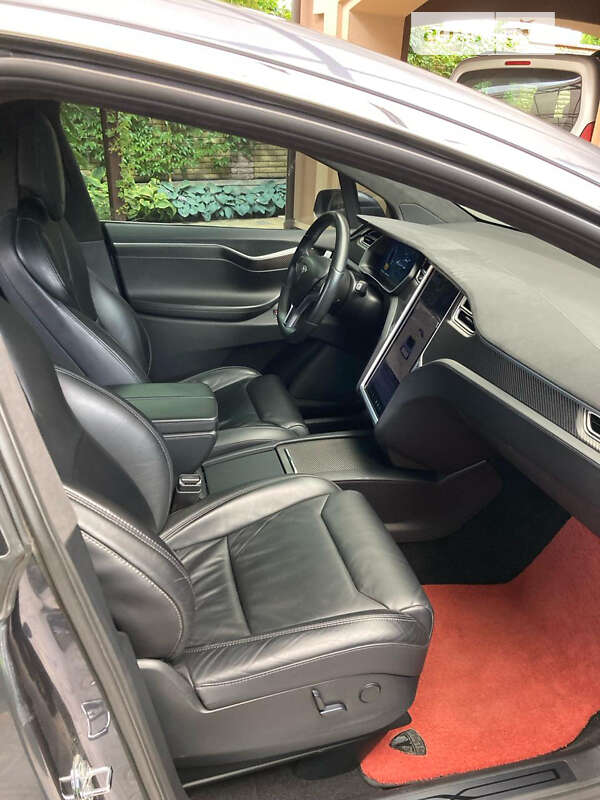Позашляховик / Кросовер Tesla Model X 2017 в Києві