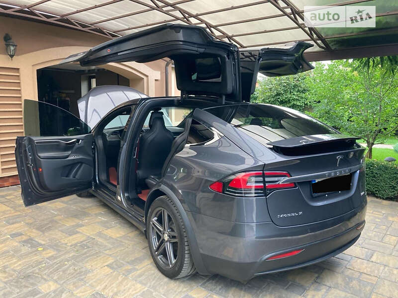 Позашляховик / Кросовер Tesla Model X 2017 в Києві