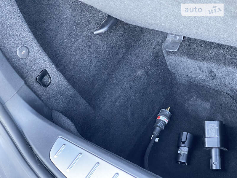 Внедорожник / Кроссовер Tesla Model X 2017 в Луцке фото 31 Внедорожник / Кроссовер Tesla Model X 2017 в Луцке