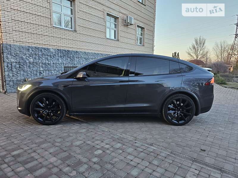 Позашляховик / Кросовер Tesla Model X 2018 в Черкасах