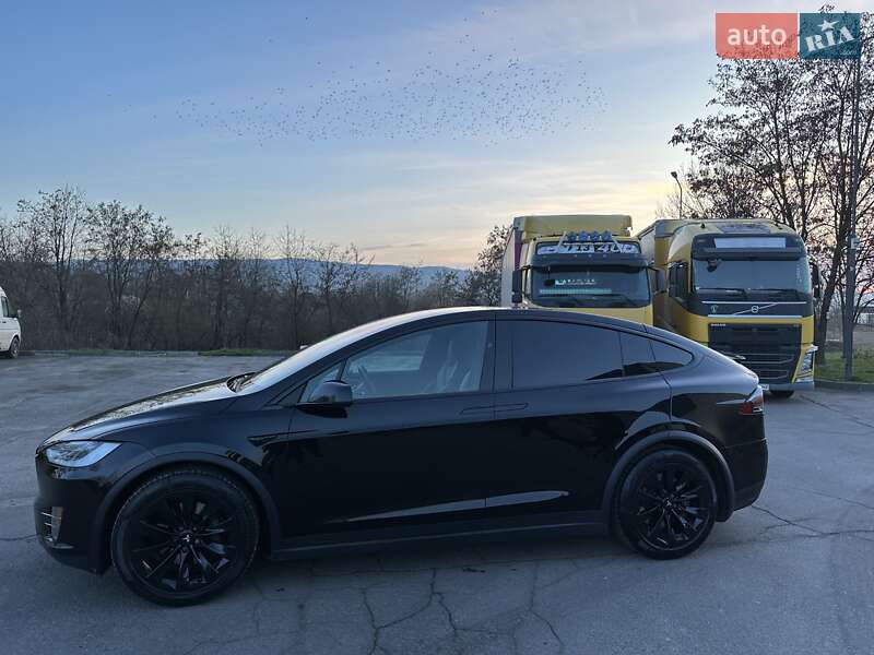 Позашляховик / Кросовер Tesla Model X 2018 в Тячеві