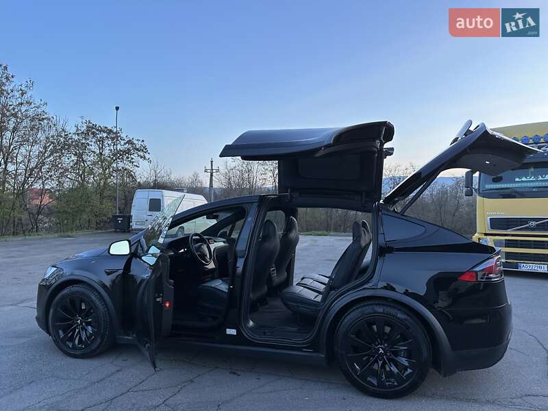 Позашляховик / Кросовер Tesla Model X 2018 в Тячеві