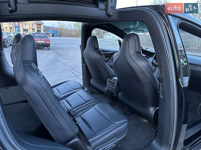 Позашляховик / Кросовер Tesla Model X 2018 в Тячеві