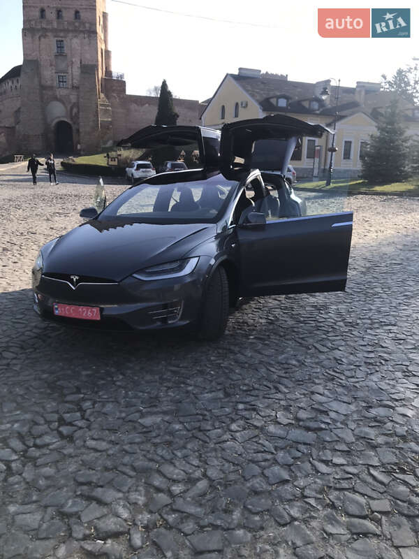 Позашляховик / Кросовер Tesla Model X 2017 в Луцьку фото 5 Позашляховик / Кросовер Tesla Model X 2017 в Луцьку