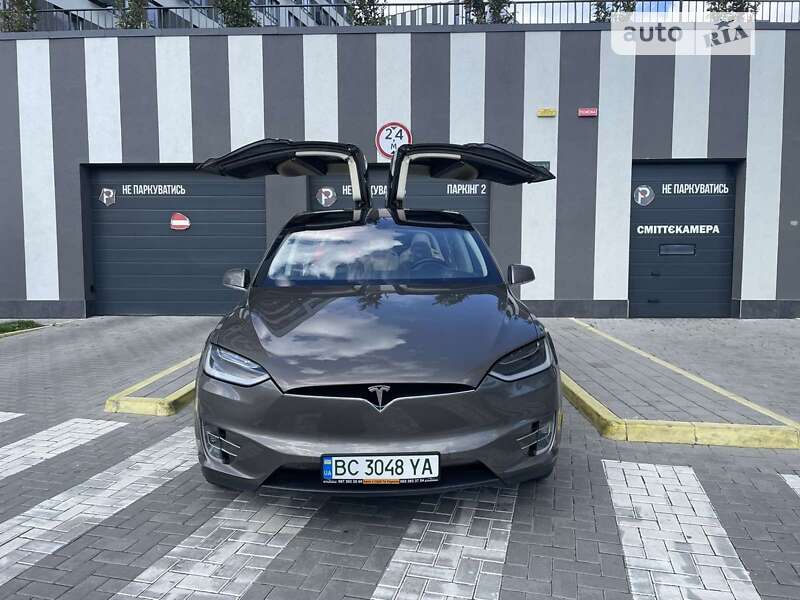 Tesla Model X 2016