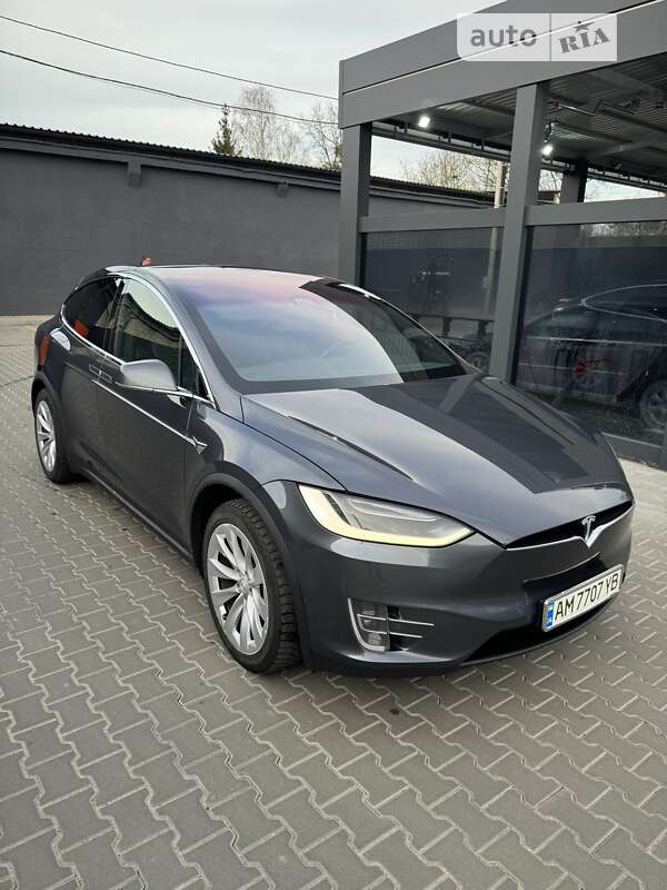 Позашляховик / Кросовер Tesla Model X 2018 в Житомирі