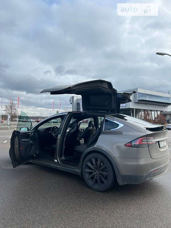 Внедорожник / Кроссовер Tesla Model X 2016 в Киеве