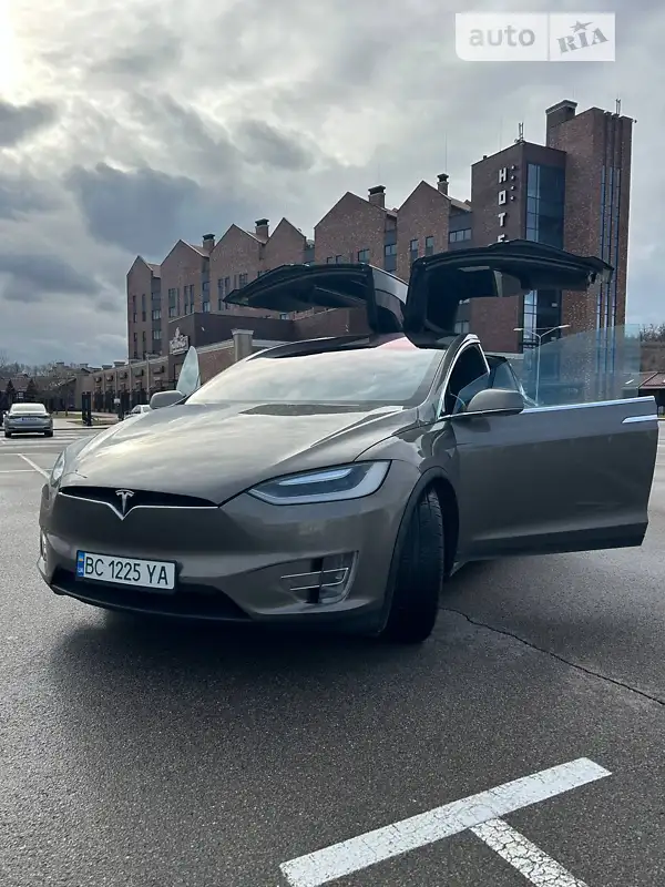 Tesla Model X 2016
