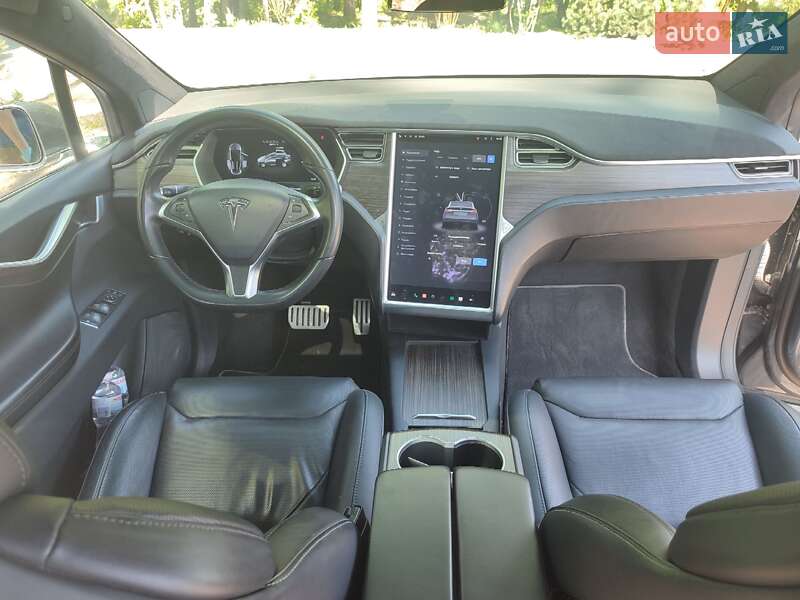 Позашляховик / Кросовер Tesla Model X 2016 в Києві