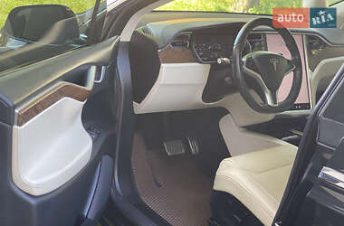 Позашляховик / Кросовер Tesla Model X 2017 в 