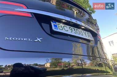 Позашляховик / Кросовер Tesla Model X 2017 в 