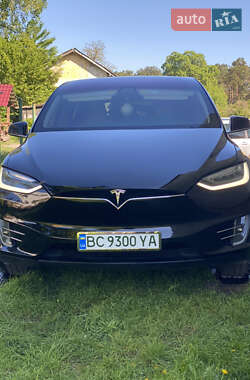 Позашляховик / Кросовер Tesla Model X 2017 в 