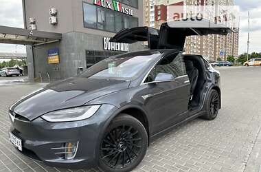 Позашляховик / Кросовер Tesla Model X 2016 в Києві