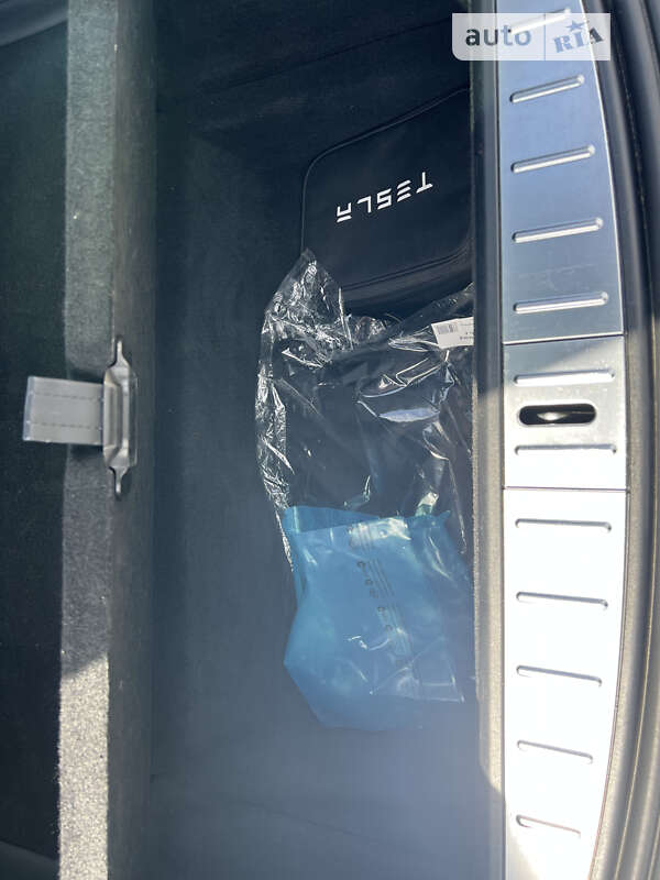 Внедорожник / Кроссовер Tesla Model X 2018 в Киеве
