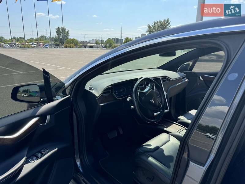 Позашляховик / Кросовер Tesla Model X 2017 в Києві