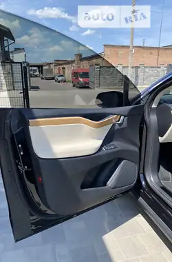 Tesla Model X 2018