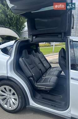 Внедорожник / Кроссовер Tesla Model X 2019 в Киеве